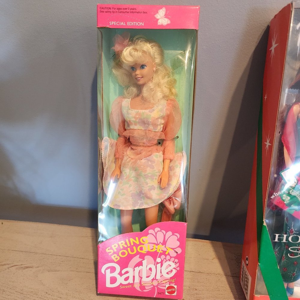 Vintage 1992 Spring Bouquet Barbie NIB